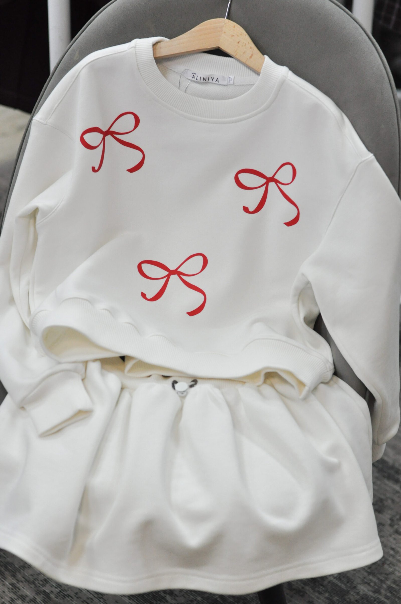 СВІТШОТ З БАНТАМИ МОЛОЧНИЙ - Зображення 5