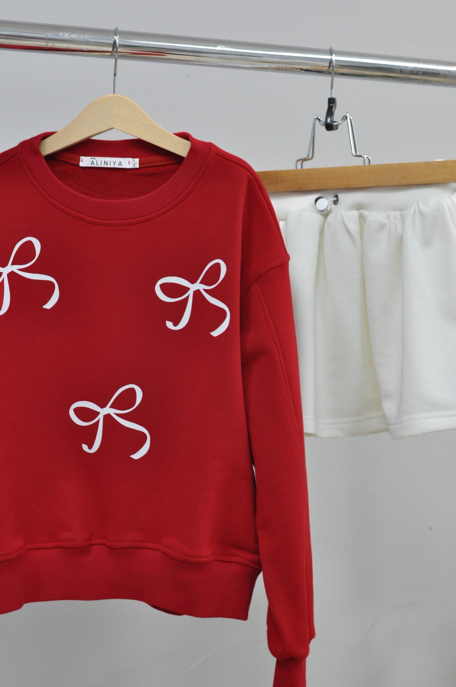 СВІТШОТ З БАНТАМИ ЧЕРВОНИЙ - Зображення 2